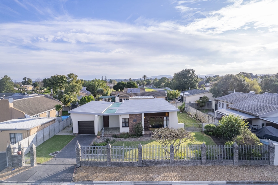 4 Bedroom Property for Sale in Morgenster Western Cape